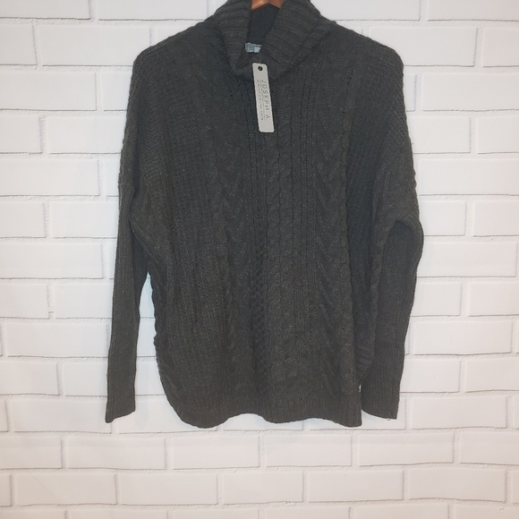 Joseph A. Oversized Cable Knit Sweater in Charcoal heather - Size XS - Picture 2 of 9